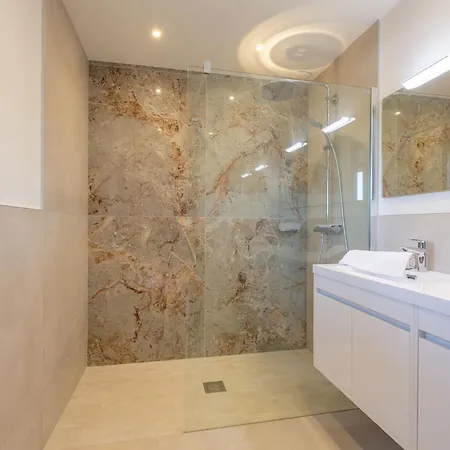 Akemi By Interhome * סן-מקסים